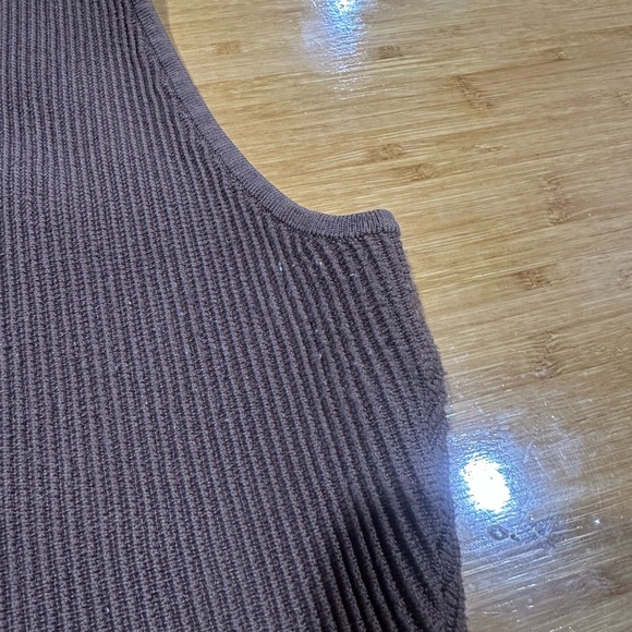 Babaton Chocolate Ribbed Tank Top - Picture 5 of 5